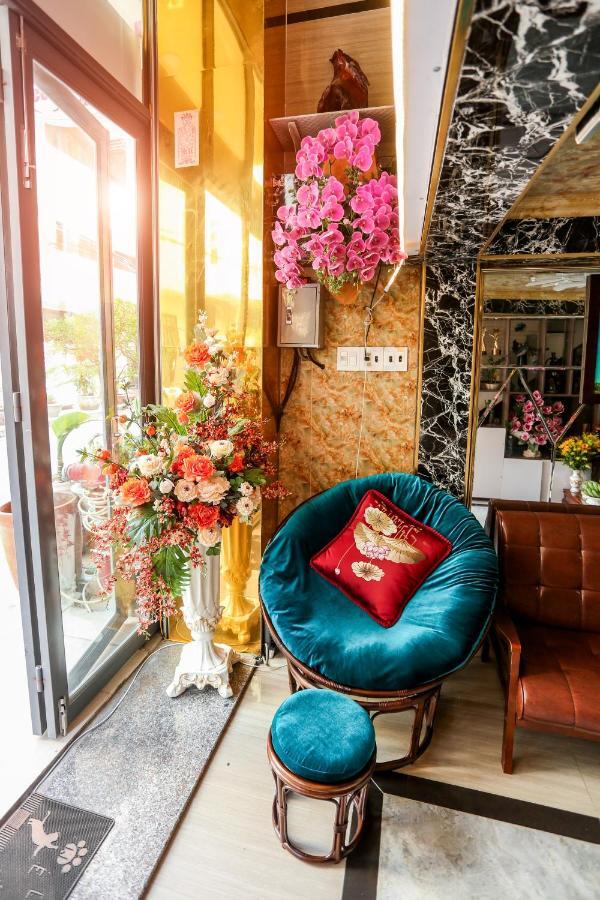 Lucky Hotel Куи Нхон Екстериор снимка