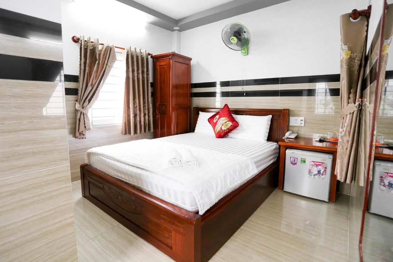 Lucky Hotel Куи Нхон Екстериор снимка